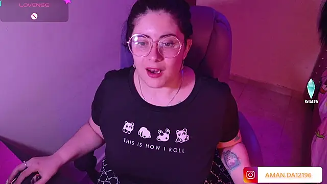Snapshot of Azamy-12 chatting on 11, 10, 2025 Azamy-12 online show from 11, 10, 2025
