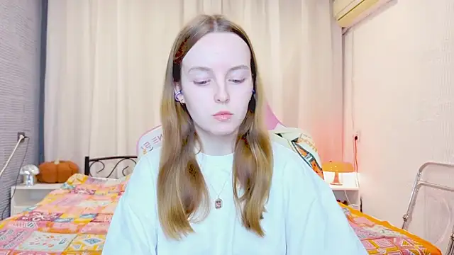 Snapshot of Wild__flowers chatting on 13, 11, 2025 Wild flowers online show from 13, 11, 2025