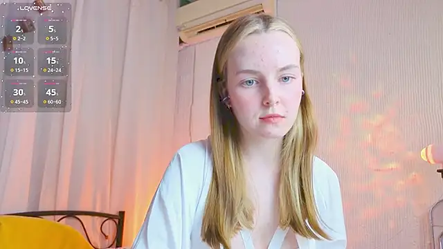 Snapshot of Wild__flowers chatting on 22, 4, 2026 Wild flowers online show from 22, 4, 2026