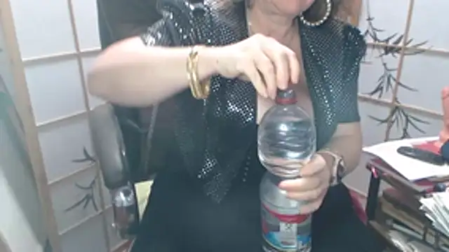 Jasminavollbusig online show from 7, 11, 2025