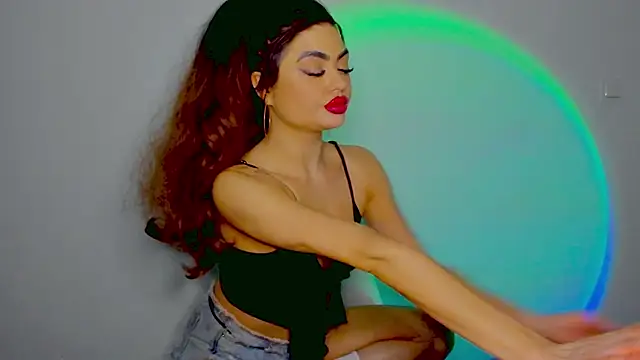 Snapshot of aishahottie chatting on 12, 12, 2024 aishahottie online show from 12, 12, 2024