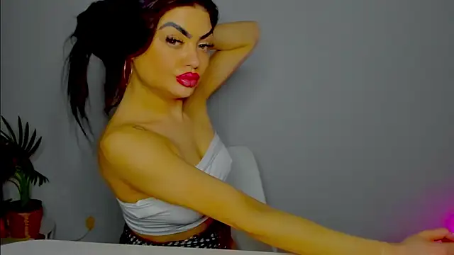 Snapshot of aishahottie chatting on 14, 12, 2024 aishahottie online show from 14, 12, 2024