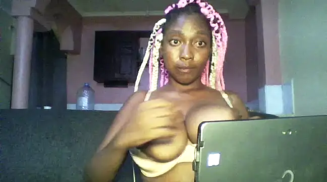 Snapshot of Sexxy_bre chatting on 25, 12, 2024 Sexxy bre online show from 25, 12, 2024