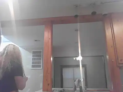 Snapshot of Lalalynn chatting on 8, 5, 2026 Lalalynn online show from 8, 5, 2026