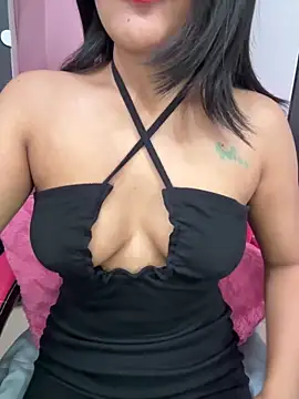 Snapshot of LeisyXO chatting on 5, 5, 2026 LeisyXO online show from 5, 5, 2026