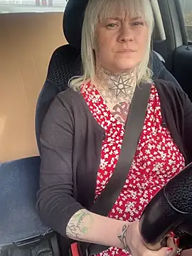 poussichienne online show from 26, 2, 2026