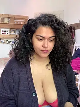 Curvydesifromgermany online show from 27, 4, 2026