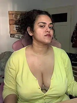 Curvydesifromgermany online show from 19, 6, 2026