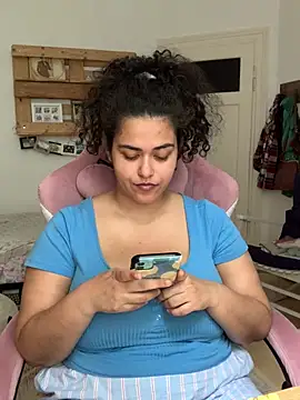 Curvydesifromgermany online show from 2, 7, 2026