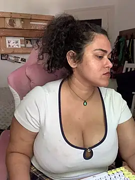 Curvydesifromgermany online show from 10, 7, 2026