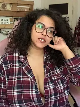 Curvydesifromgermany online show from 21, 7, 2026