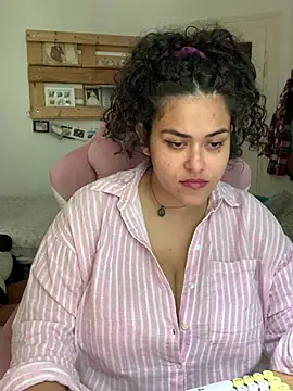 Curvydesifromgermany online show from 22, 7, 2026