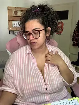 Curvydesifromgermany online show from 24, 7, 2026