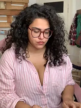 Curvydesifromgermany online show from 4, 8, 2026