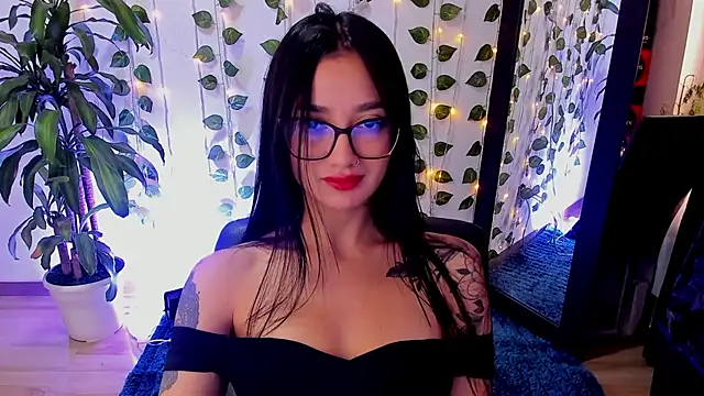 Snapshot of mariiana-diaz chatting on 1, 12, 2025 mariiana-diaz online show from 1, 12, 2025