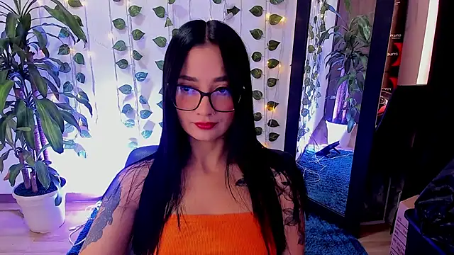 Snapshot of mariiana-diaz chatting on 15, 12, 2025 mariiana-diaz online show from 15, 12, 2025