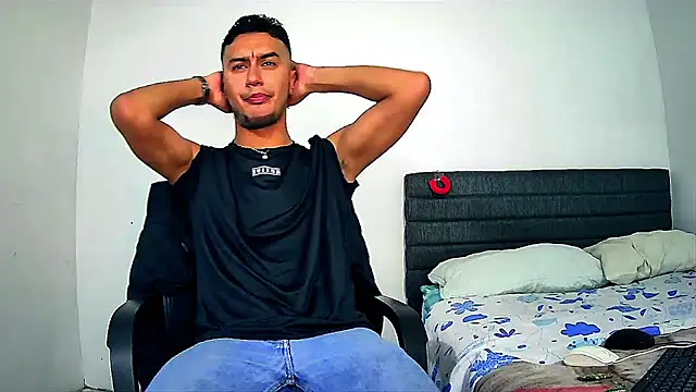 Snapshot of Kevin_Torres chatting on 9, 11, 2025 Kevin Torres online show from 9, 11, 2025