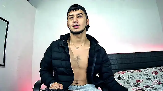 Snapshot of Kevin_Torres chatting on 14, 12, 2025 Kevin Torres online show from 14, 12, 2025