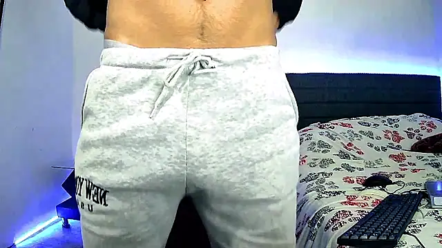 Snapshot of Kevin_Torres chatting on 15, 12, 2025 Kevin Torres online show from 15, 12, 2025