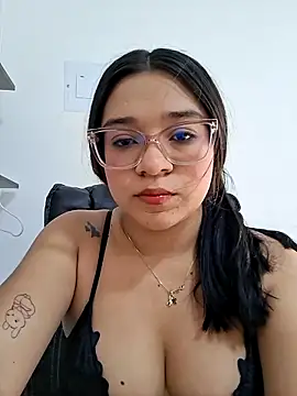 -VICKKY online show from 6, 4, 2026