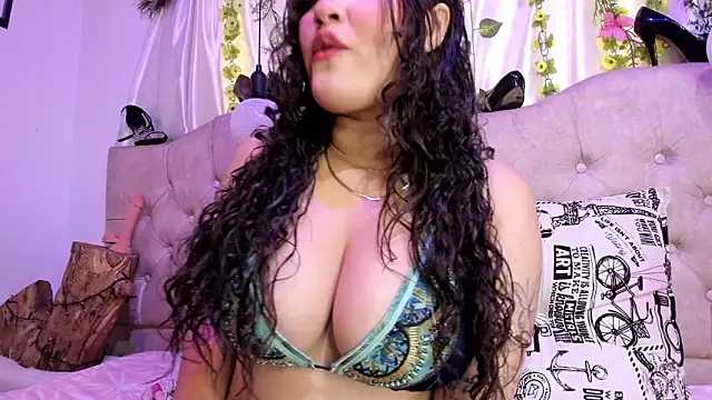 Chanelle  online show from 13, 11, 2025