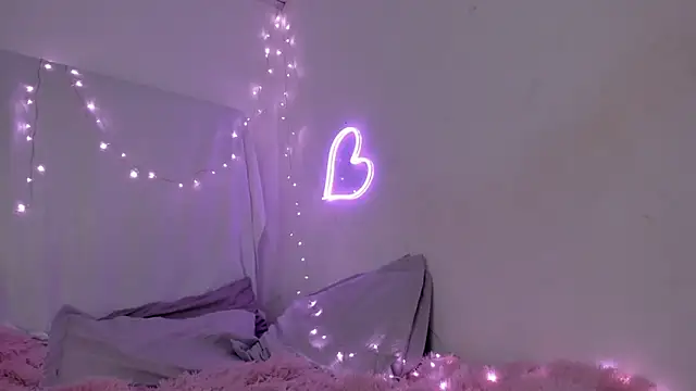 Snapshot of BonnieCute_ chatting on 28, 12, 2024 BonnieCute online show from 28, 12, 2024