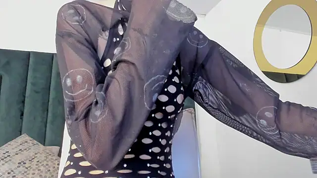 Snapshot of BonnieCute_ chatting on 6, 2, 2025 BonnieCute online show from 6, 2, 2025