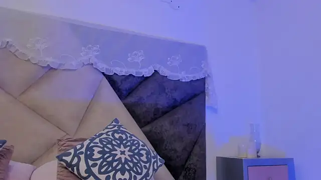 Snapshot of BonnieCute_ chatting on 19, 9, 2025 BonnieCute online show from 19, 9, 2025