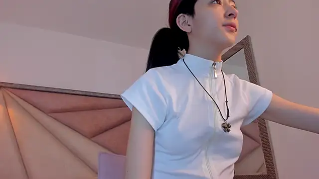 BonnieCute  online show from 17, 11, 2025