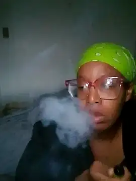 Snapshot of madamsensuale chatting on 4, 1, 2025 madamsensuale online show from 4, 1, 2025