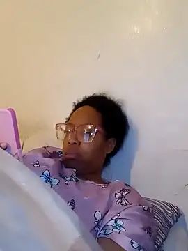 Snapshot of madamsensuale chatting on 20, 2, 2025 madamsensuale online show from 20, 2, 2025