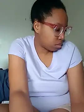 Snapshot of madamsensuale chatting on 1, 3, 2025 madamsensuale online show from 1, 3, 2025