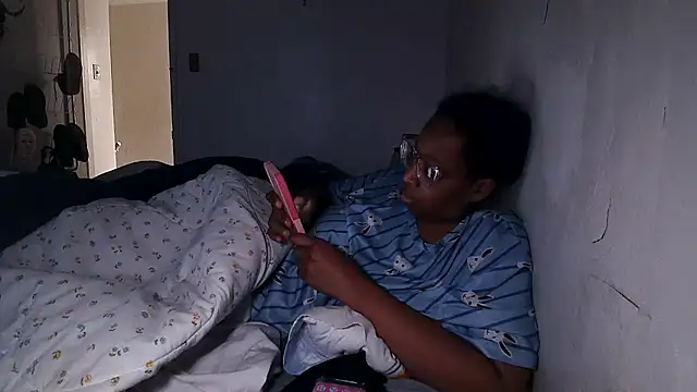 Snapshot of madamsensuale chatting on 12, 3, 2025 madamsensuale online show from 12, 3, 2025