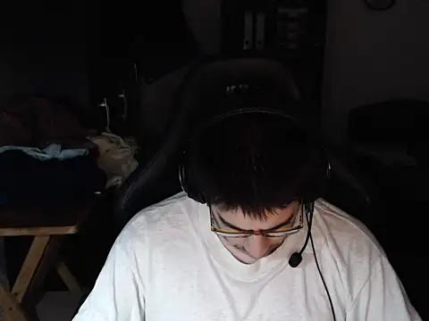 thealfawolf01 online show from 4, 1, 2025