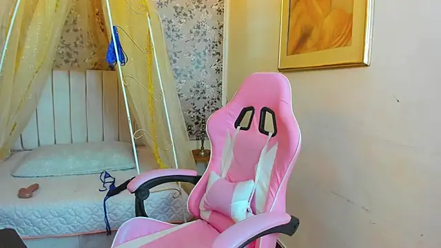 agatha rusell  online show from 6, 2, 2025