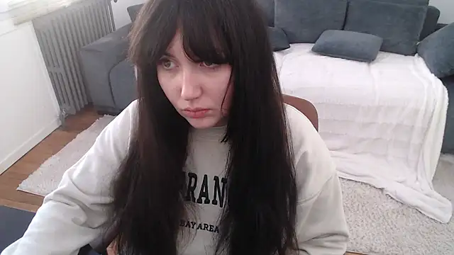 Snapshot of Lynylou chatting on 2, 12, 2024 Lynylou online show from 2, 12, 2024