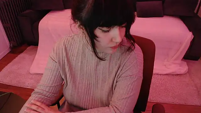 Snapshot of Lynylou chatting on 6, 12, 2024 Lynylou online show from 6, 12, 2024
