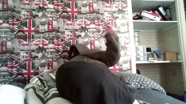 Snapshot of Lynylou chatting on 30, 9, 2025 Lynylou online show from 30, 9, 2025
