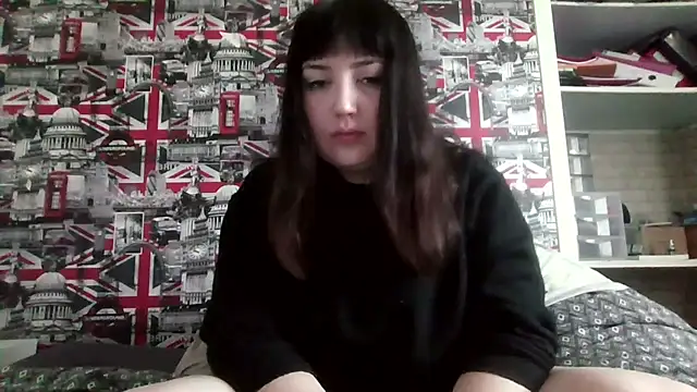 Snapshot of Lynylou chatting on 13, 10, 2025 Lynylou online show from 13, 10, 2025