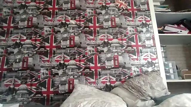 Snapshot of Lynylou chatting on 20, 10, 2025 Lynylou online show from 20, 10, 2025