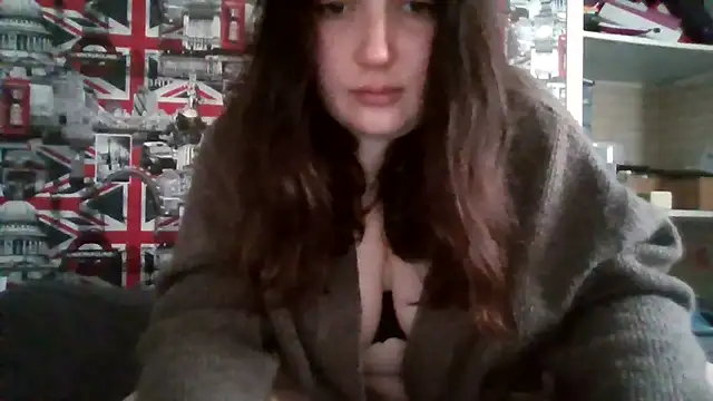 Snapshot of Lynylou chatting on 29, 10, 2025 Lynylou online show from 29, 10, 2025