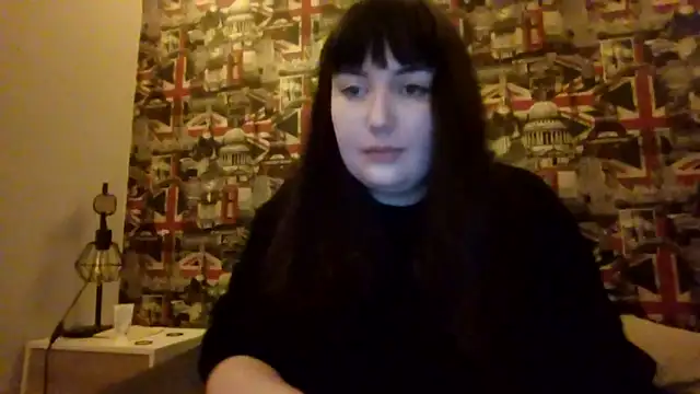 Snapshot of Lynylou chatting on 16, 12, 2025 Lynylou online show from 16, 12, 2025