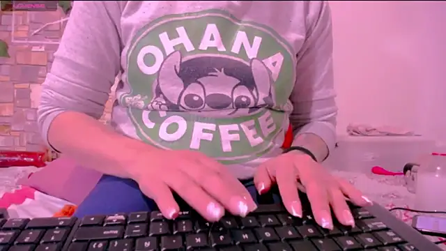 Snapshot of CrazyRousex chatting on 21, 4, 2026 CrazyRousex online show from 21, 4, 2026