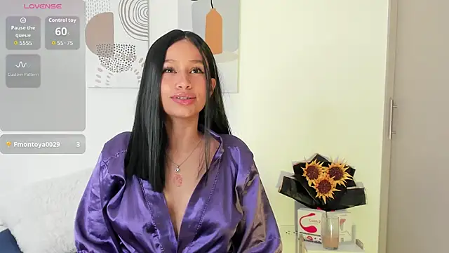 Snapshot of SeleneClark chatting on 8, 10, 2025 SeleneClark online show from 8, 10, 2025