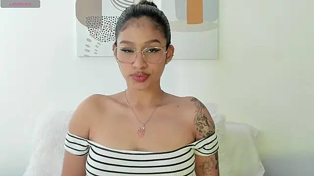 Snapshot of SeleneClark chatting on 19, 11, 2025 SeleneClark online show from 19, 11, 2025