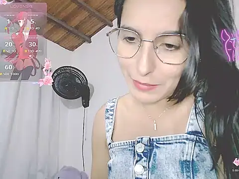 Snapshot of tifany19_ chatting on 19, 10, 2025 tifany19 online show from 19, 10, 2025