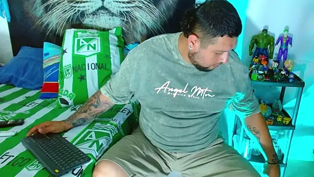 Snapshot of Michaell_Myerss_ chatting on 16, 12, 2025 Michaell Myerss online show from 16, 12, 2025