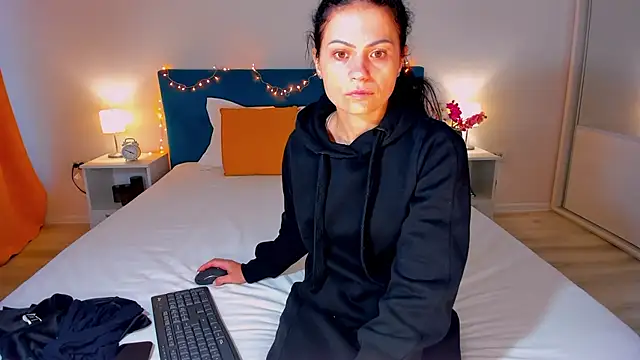 Snapshot of devilish_angel chatting on 25, 11, 2025 devilish angel online show from 25, 11, 2025