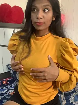 Snapshot of hottiess69 chatting on 5, 3, 2025 hottiess69 online show from 5, 3, 2025