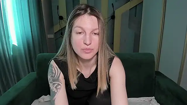 EmilyWalkeri online show from 23, 4, 2026